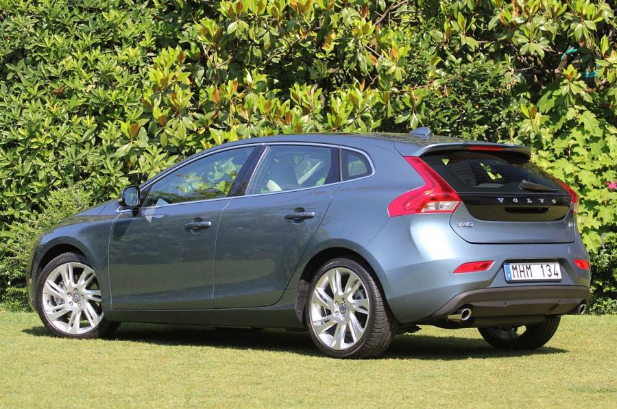  Volvo V40 2012 года  (фото 164 из 183)